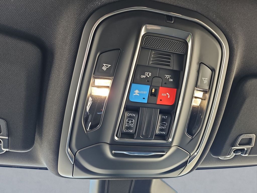 2025 Jeep Grand Cherokee GRAND CHEROKEE LAREDO X 4X2