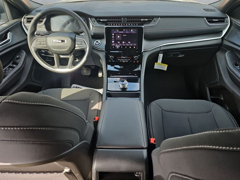 2025 Jeep Grand Cherokee GRAND CHEROKEE LAREDO X 4X2