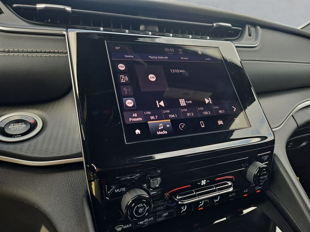 2025 Jeep Grand Cherokee GRAND CHEROKEE LAREDO X 4X2