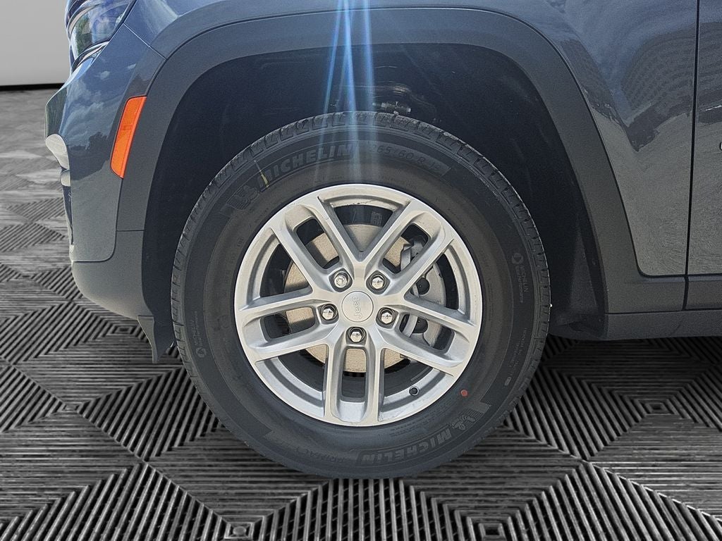 2025 Jeep Grand Cherokee GRAND CHEROKEE LAREDO X 4X2