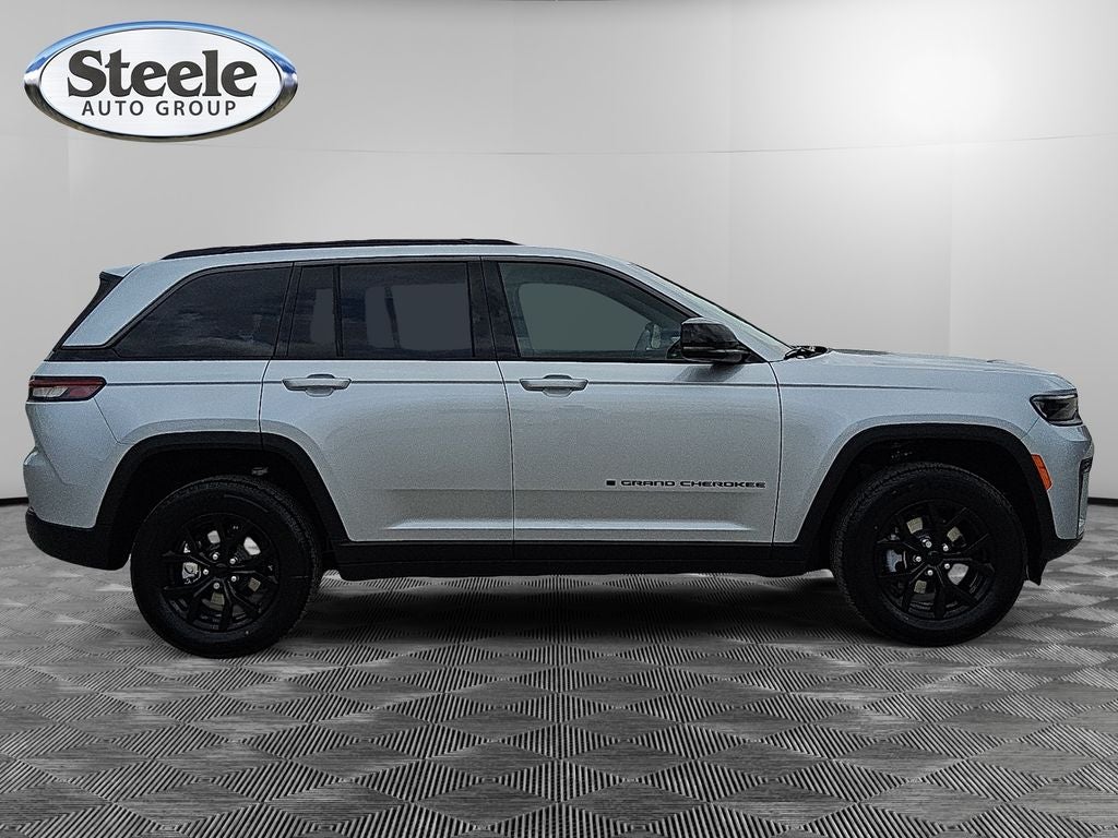 2026 Jeep Grand Cherokee GRAND CHEROKEE LAREDO ALTITUDE 4X2