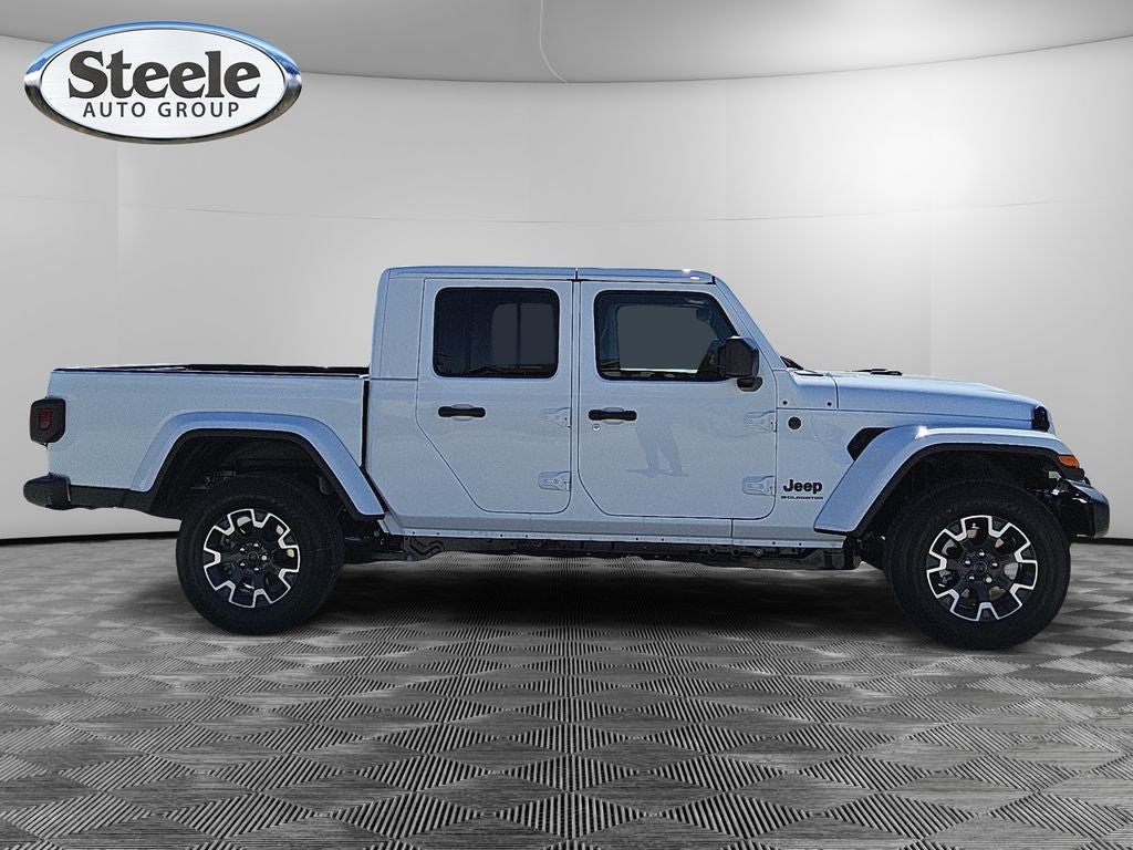 2026 Jeep Gladiator GLADIATOR SAHARA 4X4
