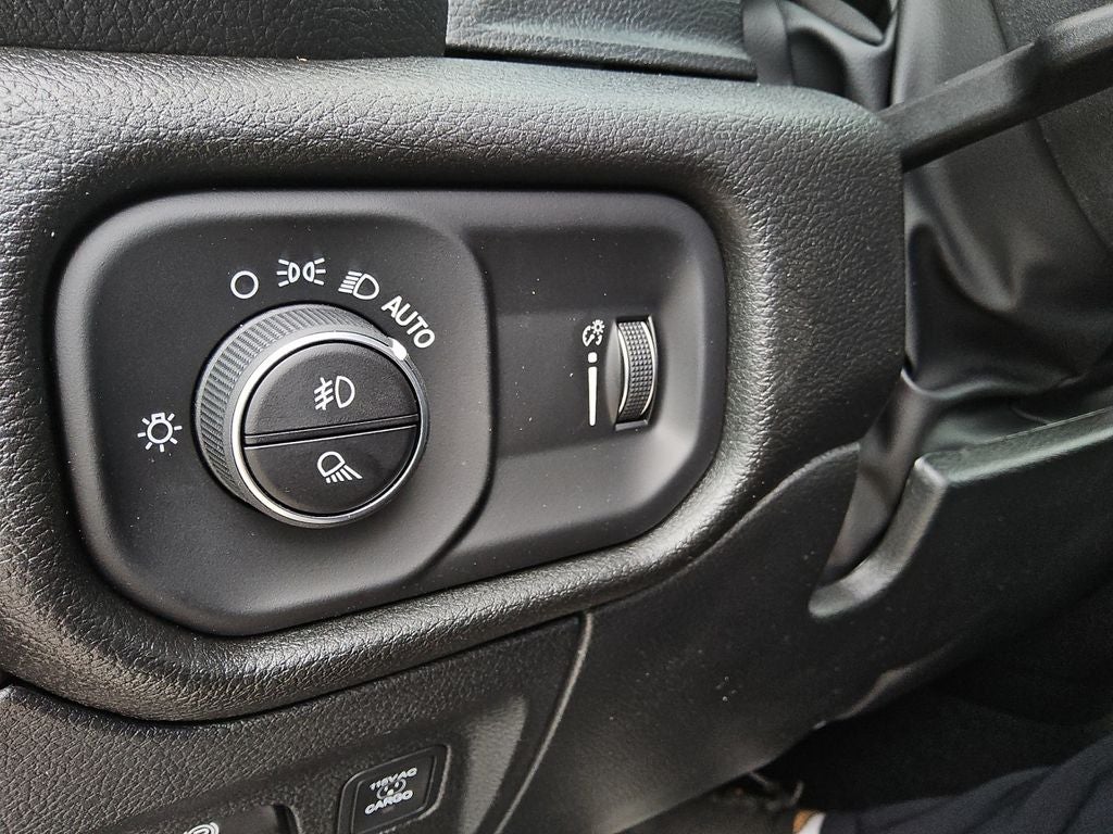2026 RAM Ram 1500 RAM 1500 EXPRESS CREW CAB 4X2 5'7' BOX