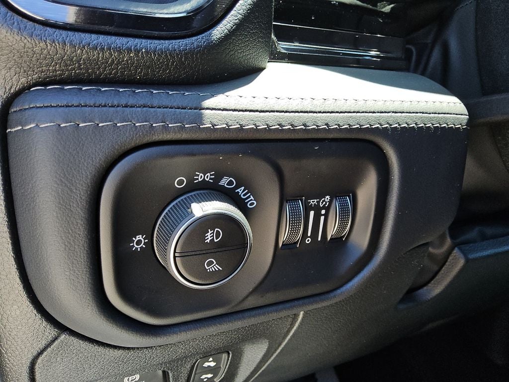 2026 RAM Ram 1500 RAM 1500 LIMITED CREW CAB 4X4 5'7' BOX