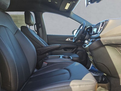 2026 Chrysler Voyager VOYAGER LX