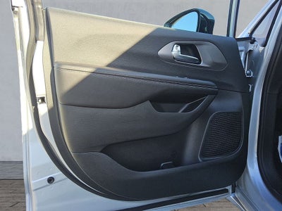 2026 Chrysler Voyager VOYAGER LX