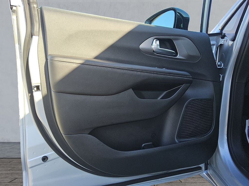 2026 Chrysler Voyager VOYAGER LX