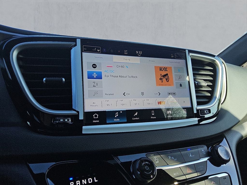 2026 Chrysler Voyager VOYAGER LX