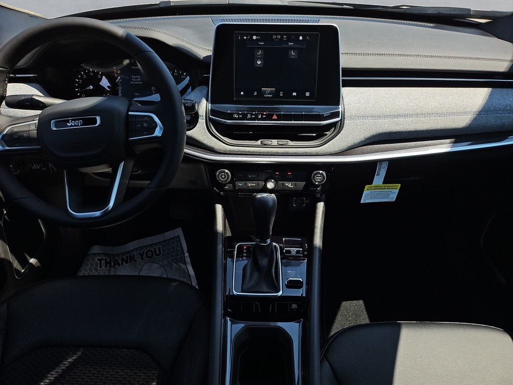 2025 Jeep Compass COMPASS LATITUDE 4X4