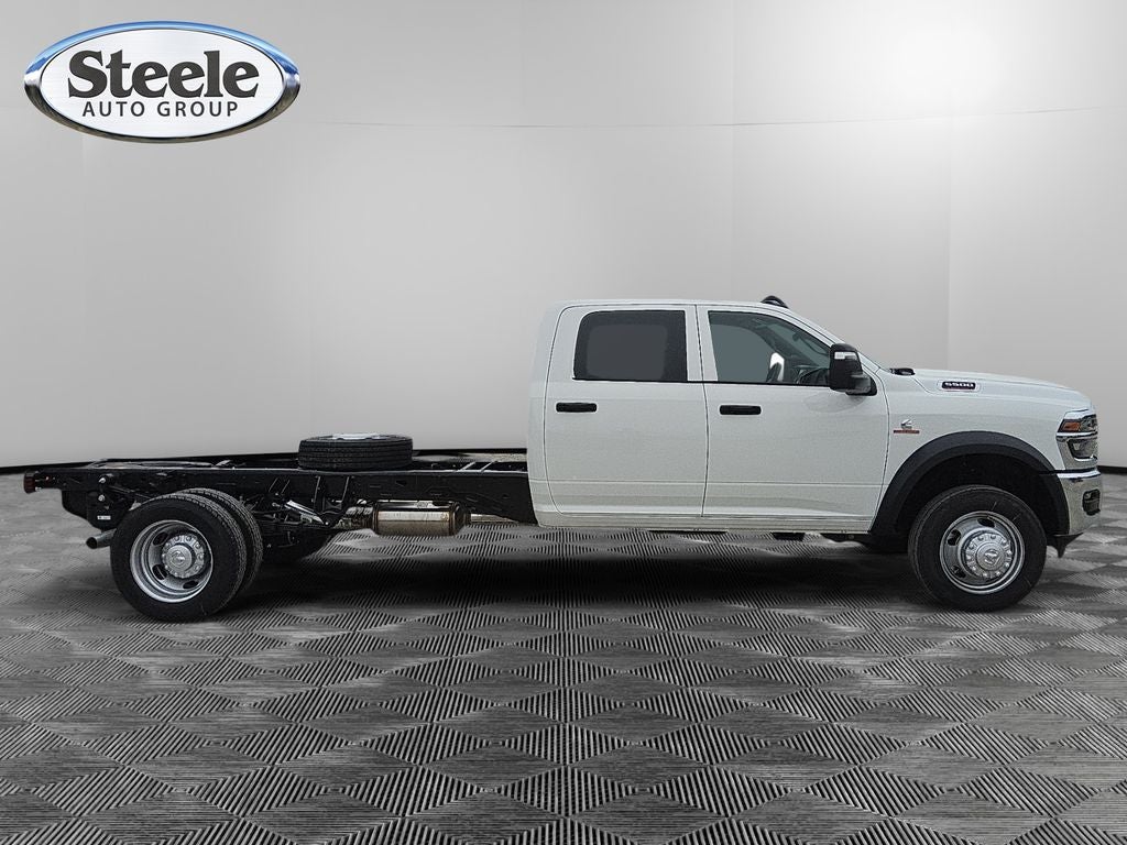 2026 RAM Ram 5500 Chassis Cab RAM 5500 TRADESMAN CHASSIS CREW CAB 4X4 84' CA