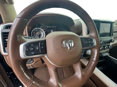 2020 RAM 1500 Laramie Crew Cab 4x4 5'7" Box