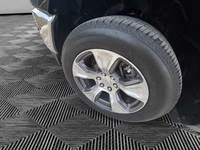 2020 RAM 1500 Laramie Crew Cab 4x4 5'7" Box