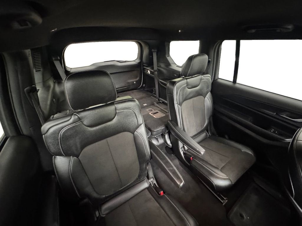 2023 Jeep Grand Cherokee L Altitude 4x2
