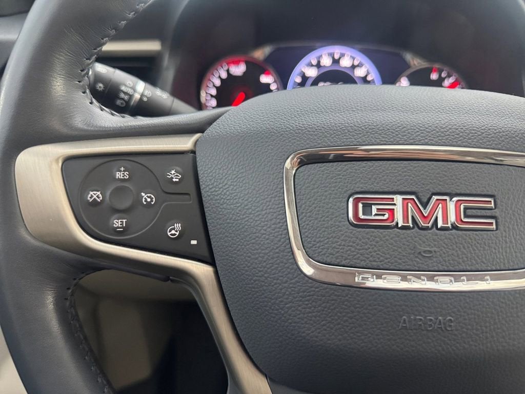 2022 GMC Acadia Denali