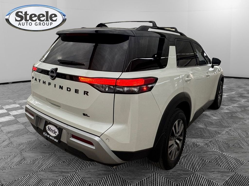 2022 Nissan Pathfinder SL