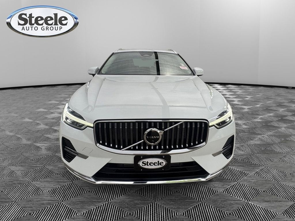 2023 Volvo XC60 Recharge Plug-In Hybrid T8 Plus Bright Theme