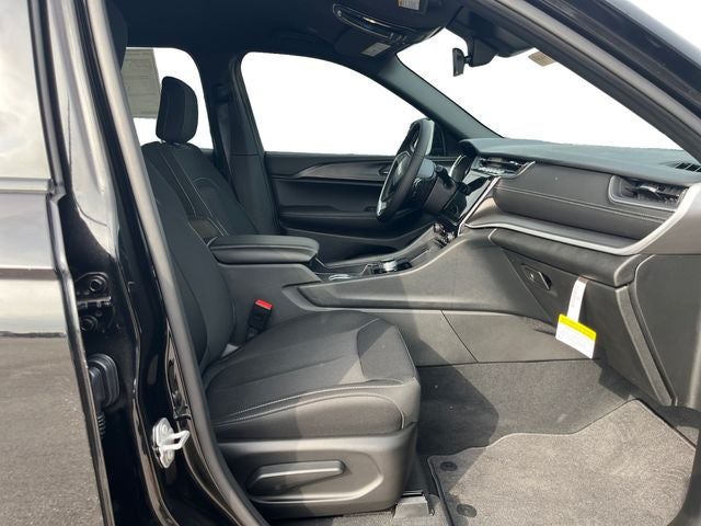 2025 Jeep Grand Cherokee GRAND CHEROKEE L LAREDO 4X2