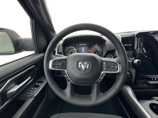 2025 RAM Ram 1500 RAM 1500 LONE STAR CREW CAB 4X4 5'7' BOX