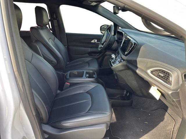 2025 Chrysler Pacifica PACIFICA SELECT