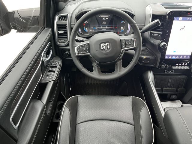 2025 RAM 3500 Laramie Crew Cab 4x4 8' Box