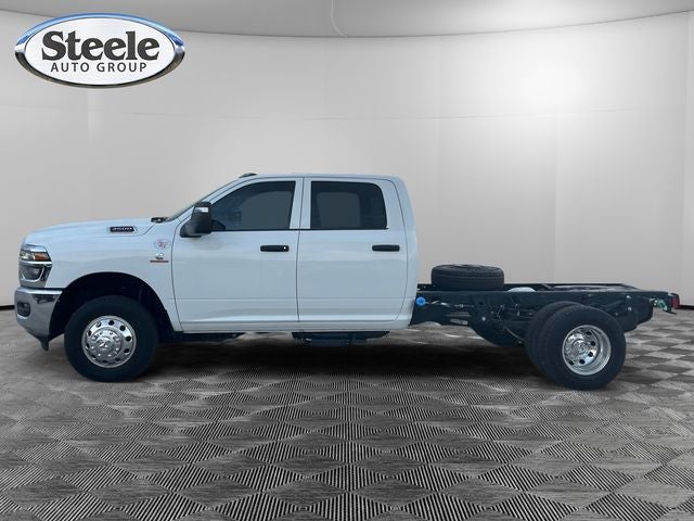 2025 RAM Ram 3500 Chassis Cab RAM 3500 TRADESMAN CREW CAB CHASSIS 4X4 60' CA