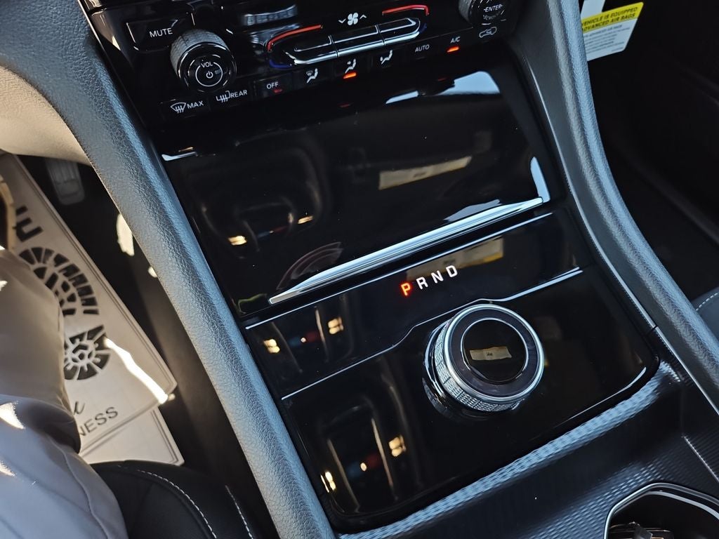 2025 Jeep Grand Cherokee GRAND CHEROKEE LAREDO X 4X2