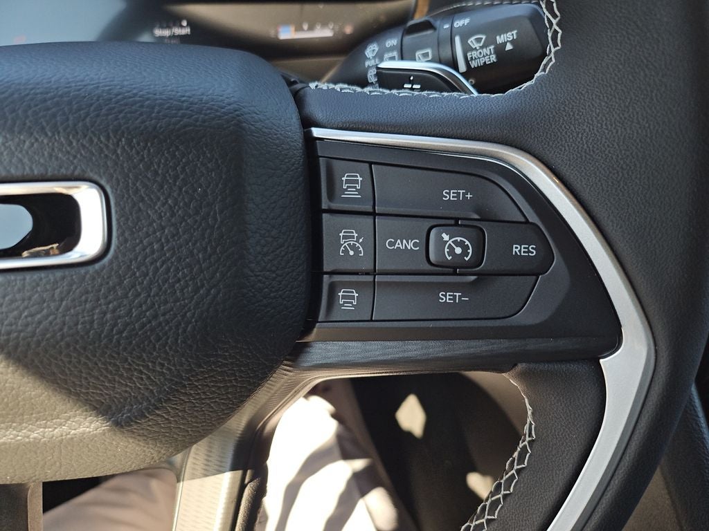 2025 Jeep Grand Cherokee GRAND CHEROKEE LAREDO X 4X2