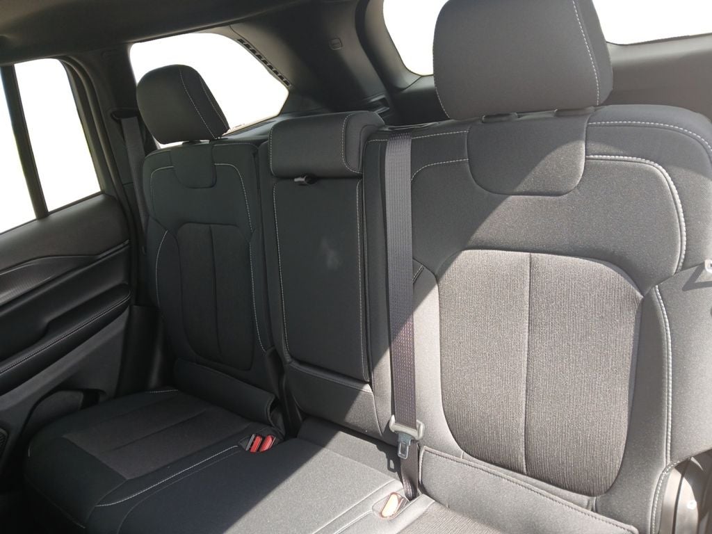 2024 Jeep Grand Cherokee GRAND CHEROKEE LAREDO X 4X4