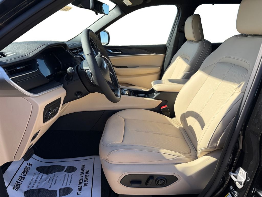 2025 Jeep Grand Cherokee GRAND CHEROKEE L LIMITED 4X2