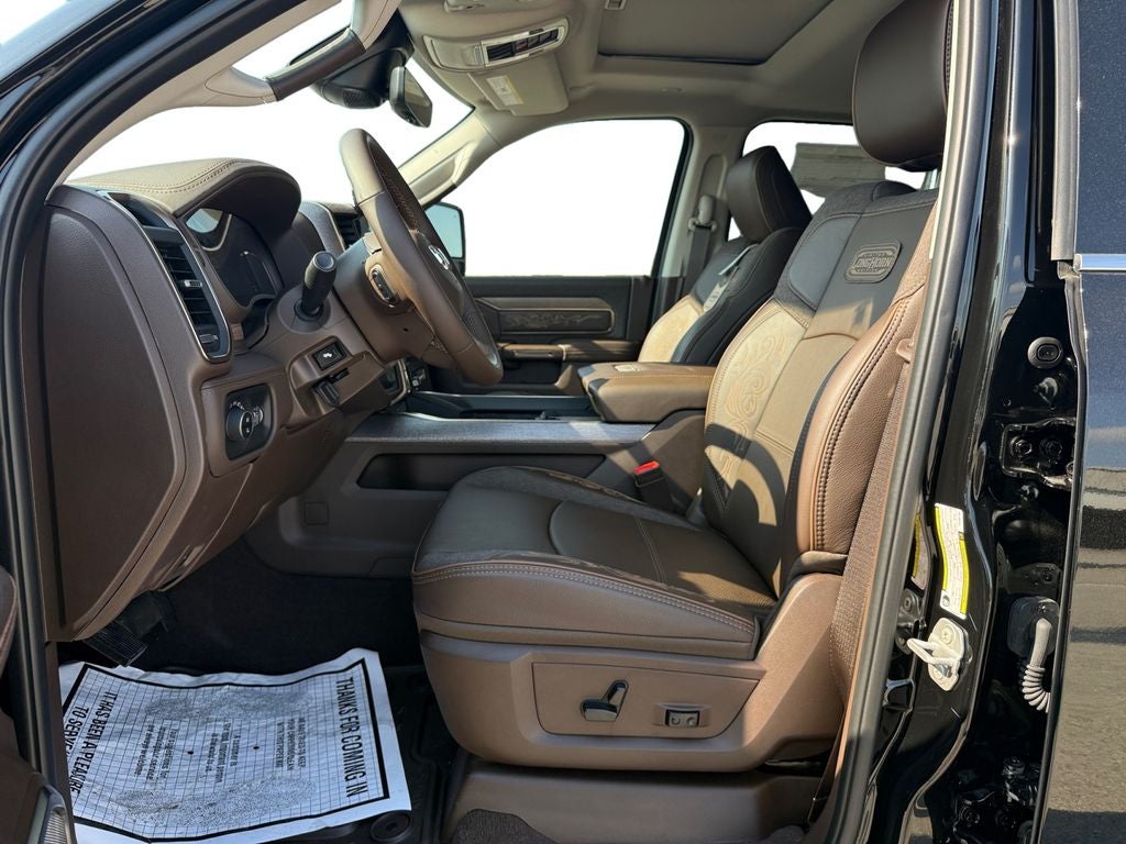 2025 RAM Ram 3500 RAM 3500 LIMITED LONGHORN CREW CAB 4X4 8' BOX