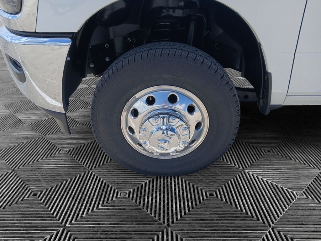 2025 RAM Ram 3500 Chassis Cab RAM 3500 TRADESMAN CREW CAB CHASSIS 4X4 60' CA