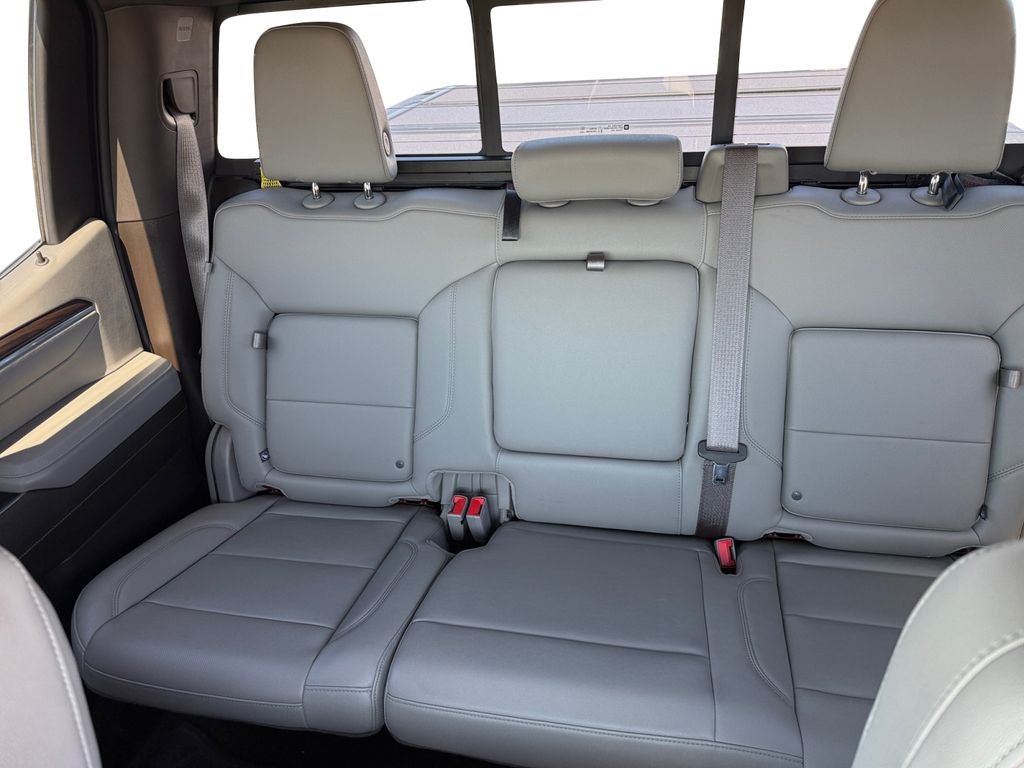 2023 GMC Sierra 1500 2WD Crew Cab Short Box SLT