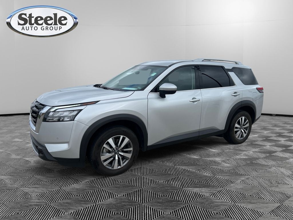 2025 Nissan Pathfinder SL FWD