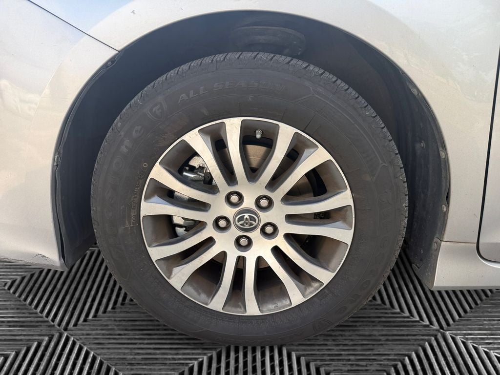 2018 Toyota Sienna XLE 7 Passenger
