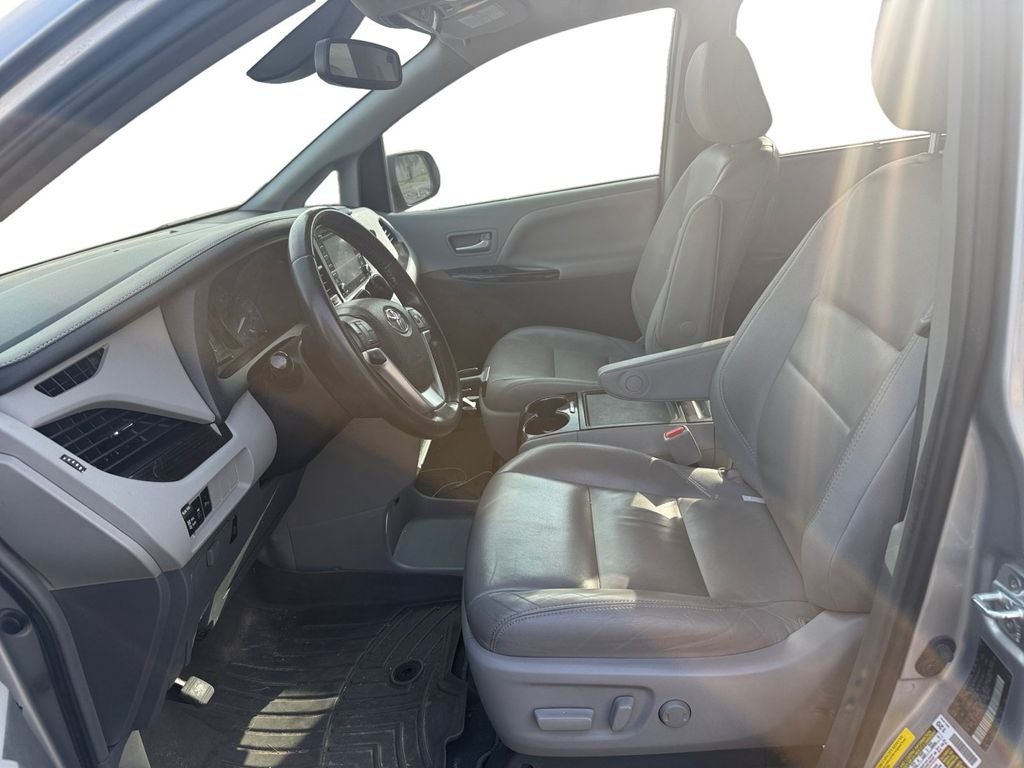 2018 Toyota Sienna XLE 7 Passenger