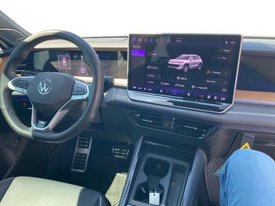 2025 Volkswagen Tiguan 2.0T SEL R-Line